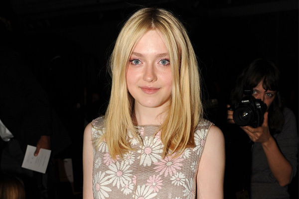 DakotaFanning_600-400-11-21-11