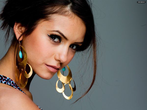 6 Nina Dobrev