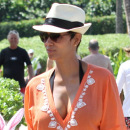 Halle Berry ‘reaching out to Jennifer Garner’ to block paps from photographing kids