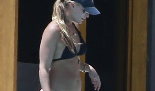 Molly Sims Joins The MILF Club