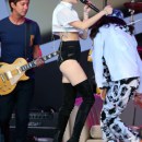 Miley+Cyrus+Performing+Jimmy+Kimmel+Live+z_f5PDmW0FFx