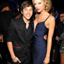 Austin Mahone and Taylor Swift - 2013 MTV Video Music Awards Red Carpet Arrivals at the Barclays Center ADDS-9