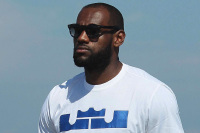 ST. TROPEZ: King LeBron James, His Crazy-Looking Toe & His (Future) Queen Savannah Brinson Arrive at Club 55