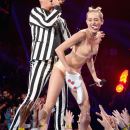 Miley Cyrus Performs With Robin Thicke at 2013 MTV VMAs ADDS-10