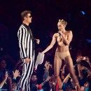 Miley Cyrus Performs With Robin Thicke at 2013 MTV VMAs ADDS-13