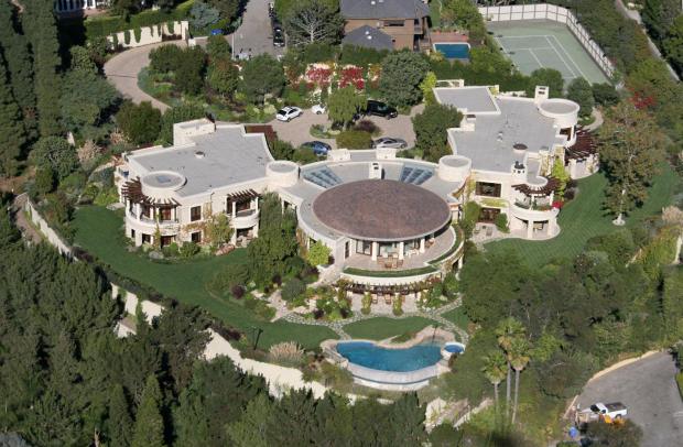 JP Morgan Chase Bank has reportedly begun foreclosure proceedings on Joe Francis' $11 million Bel Air estate after the 'Girls Gone Wild' honcho declared bankruptcy 7 months ago and has slacked off on his mortgage payments now totaling $127,686.91