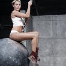 Miley Cyrus Wrecking Ball Screenshot 15