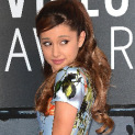 Ariana Grande Brings The Afternoon Links!