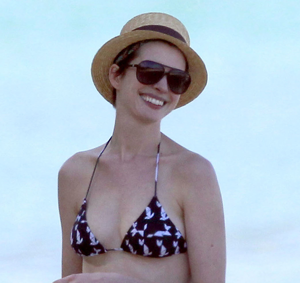 Anne Hathaway & Adam Shulman Enjoy The Beach In Hawaii