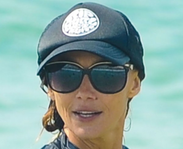 Sharni Vinson Paddle Boarding In Sydney