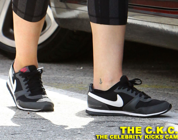 Hilary Duff Gets In A Morning Workout