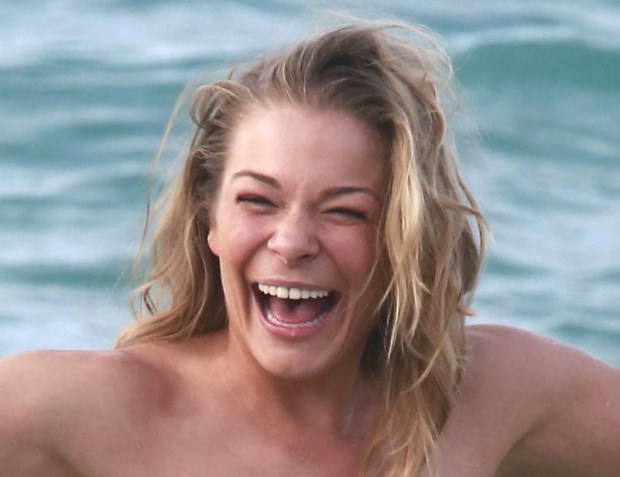 LeAnn Rimes Showing Off Her Bikini Body In Hawaii