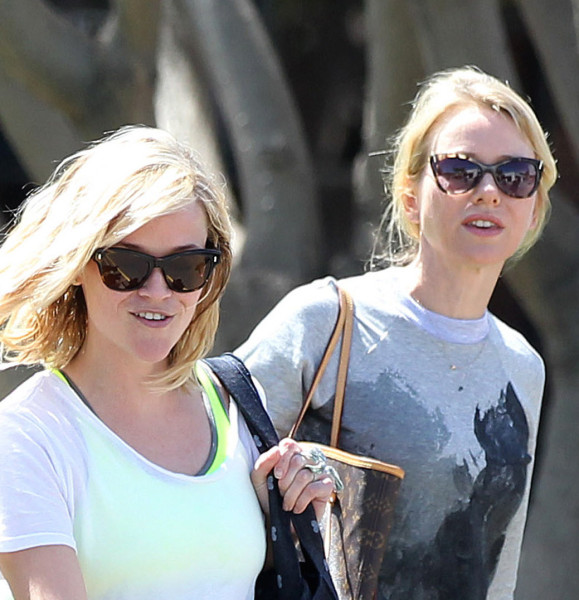 Reese Witherspoon Leaving A Yoga Class