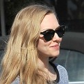 Amanda Seyfried & Justin Long Are Today’s Parking Lot Catwalkers