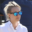 Kaley Cuoco Photographed Taking Phone Out Of Her Right Pocket; Reads Text While Walking!