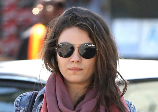 Exclusive... Pregnant Mila Kunis Shops For Groceries