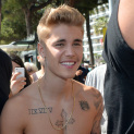 Justin Bieber Flexes Douchebag Muscles; Walks Around Shirtless In Cannes