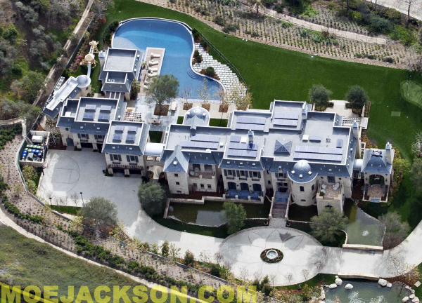 Tom Brady and Gisele Bundchen's Brentwood mansion