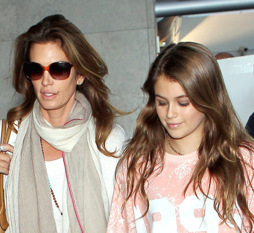 Cindy Crawford arrives at LAX airport with her daughter Kaia Jordan Gerber in very casual look