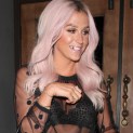 Ke$ha Dines Out At Crossroads Kitchen