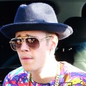 Justin Bieber Stops For Organic Gum At Whole Foods; When Will This Guy Go Bankrupt?!