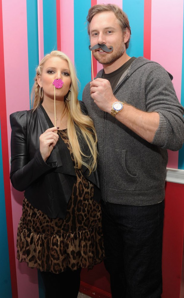 rs_634x1024-140707050034-634.Jessica-Simpson-Eric-Johnson-JR-7714