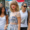 “Super Needy & Boring” Taylor Swift Brings The Links!