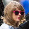 Taylor Swift Channels Her Inner-Married Hasidic Jewish Woman With Cheap-Wig-Hair