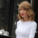 Taylor Swift Grabs Lunch With Scissor Buddy Karlie Kloss; Definitely One Of Her Sexiest Outings!