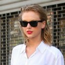 Taylor Swift Steps Out In A White Blouse & Cropped Leggings ADDS-5fsa