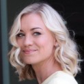 Yvonne Strahovski Gets Leggy For ‘Extra’ in Universal City