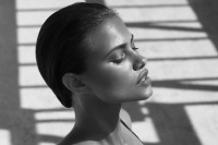 Celebslam Visits Yara Khmidan; Izabel Goulart Visits Tuna; Dlisted: Taylor Swift Was Country?;