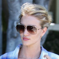 Rosie Huntington-Whiteley goes for shopping