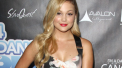 Kelly & Michael Awkwardly Talk About Phone Sizes; Olivia Holt Visits Tuna; Dlisted: Chris Brown Back At It