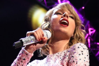 Taylor’s Wiff on Celebslam; Dlisted: Beyonce’s Ivy Baby Bump; Tuna Has Nicole Meyer