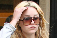Celebslam: Amanda Bynes Gets DUI; Dlisted: Tracy Morgan vs Walmart Gets Dirty; Tuna Has Emily Ratajkowski