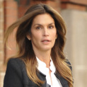 Cindy Crawford Making Old-Dudes Do Double Takes in NYC