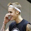 Clipper-Fan Justin Bieber Flexes Douche Muscles; Plays Ball In Rome
