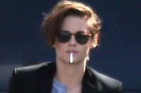 Kristen Stewart Ups Her Coolness Factor By Smoking A Cigarette Kristen Stewart Ups Her Coolness Factor By Smoking A Cigarette