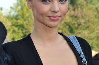 PARIS: Miranda Kerr Continues Stealing All The Attention, This Time at the Louis Vuitton Fashion Show