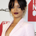 Rihanna Earning A Few Extra Bucks As A MAC Cosmetics Spokesperson