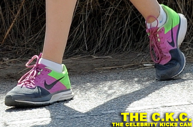 Krysten Ritter goes for a jog in Runyon Canyon Park