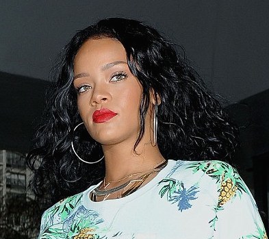Rihanna - Out in NYC adds-5FSA