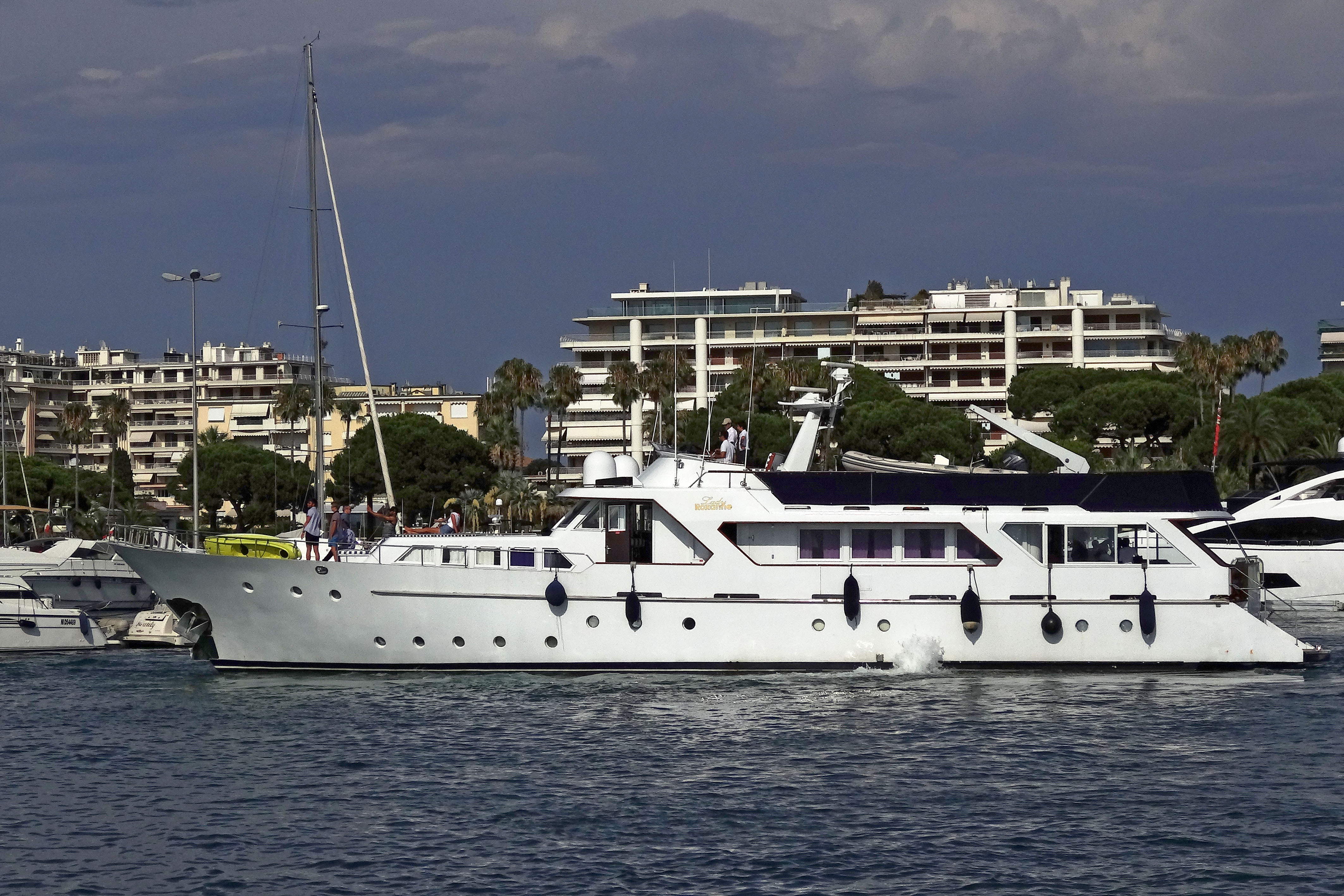 Semi-Exclusive... Madonna Boards A Yacht In Cannes