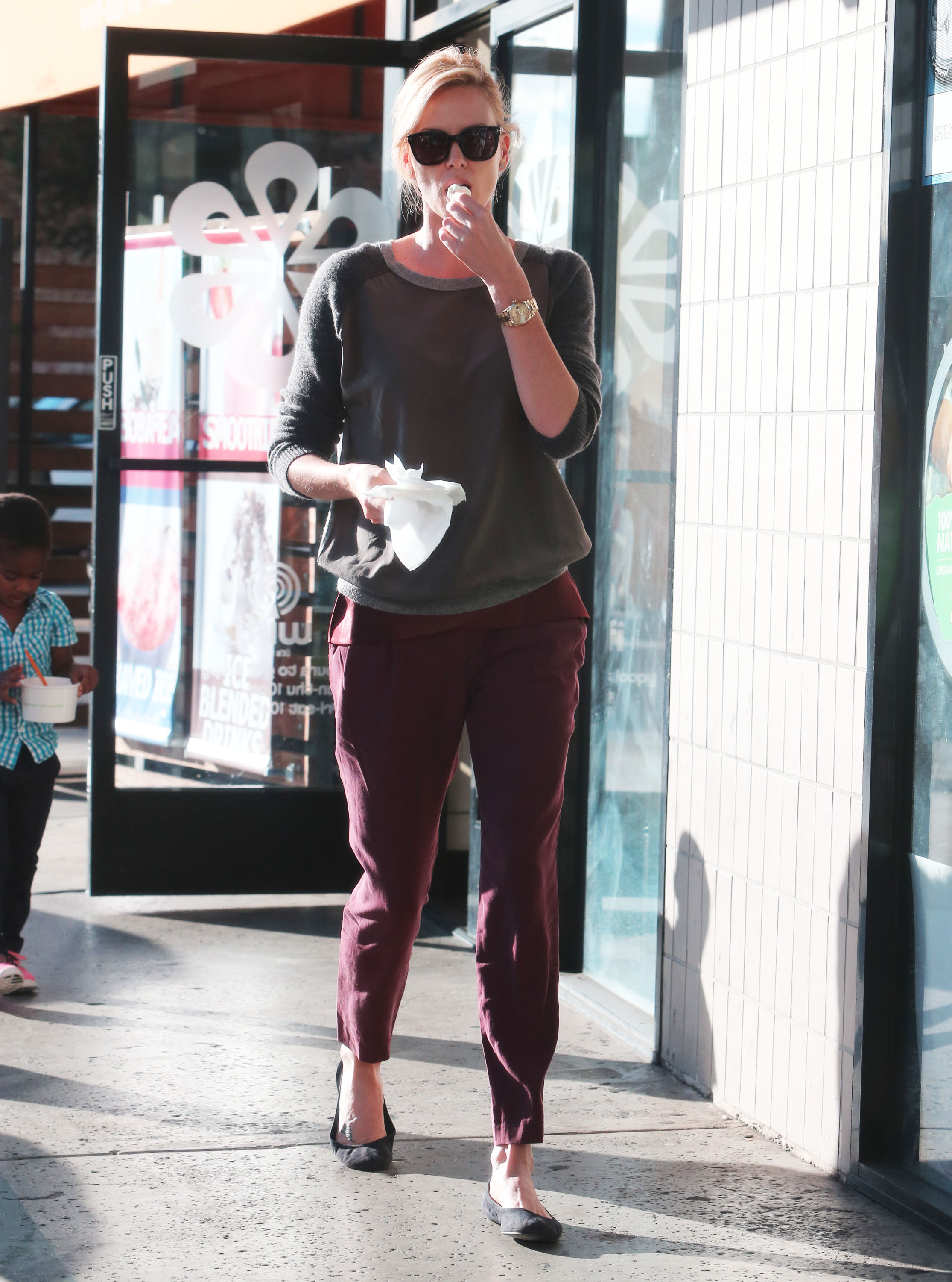 Exclusive... Charlize Theron & Sean Penn Take Jackson To Get Frozen Yogurt