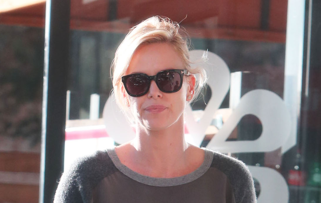 Exclusive... Charlize Theron & Sean Penn Take Jackson To Get Frozen Yogurt
